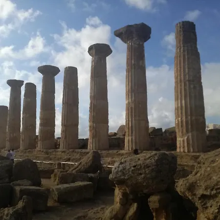 Locazione Turistica Domus Re Alojamento de Acomodação e Pequeno-almoço Agrigento