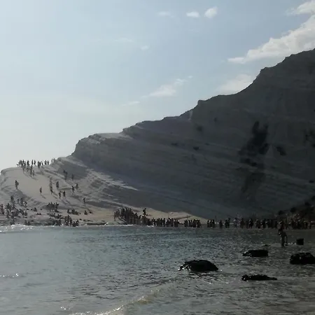Locazione Turistica Domus Re *
