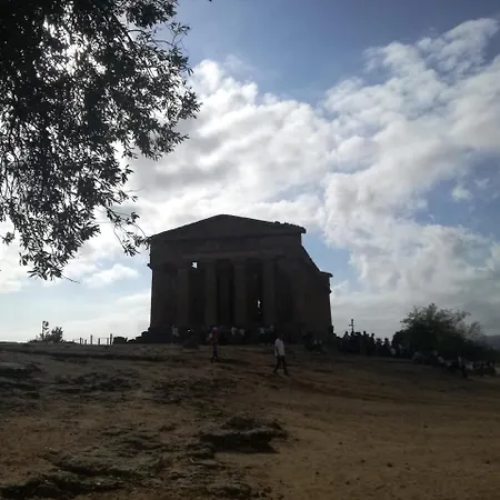 Panzió Locazione Turistica Domus Re