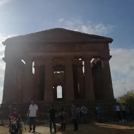 Panzió Locazione Turistica Domus Re Agrigento
